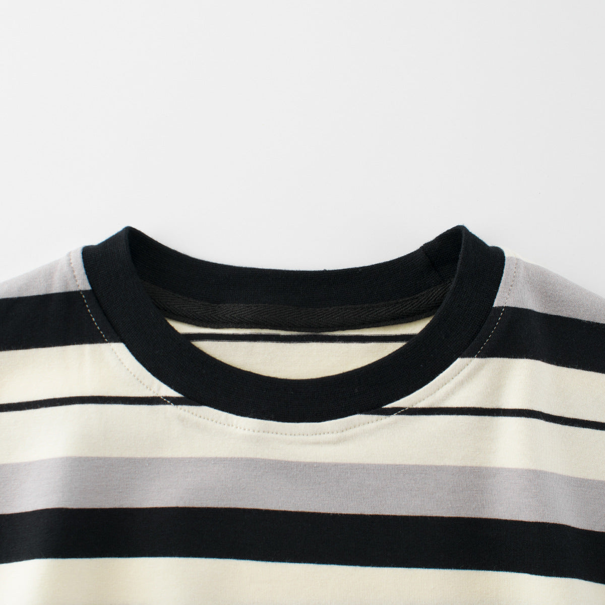 Summer Arrival Kids’ Striped Pattern T-shirt in European and American